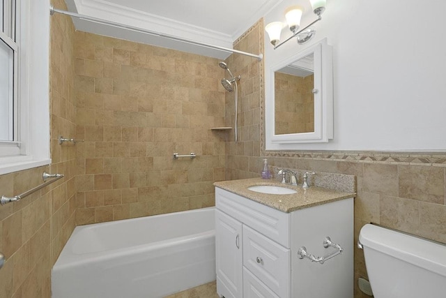 3333 Henry Hudson Pkwy W Unit 4M, Bronx, NY 10463 - full bath featuring tile walls, bathing tub / shower combination, vanity, and crown molding
