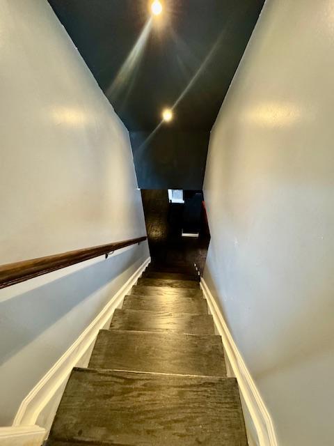987 E Prospect St, Woodmere, NY 11598 - view of stairway