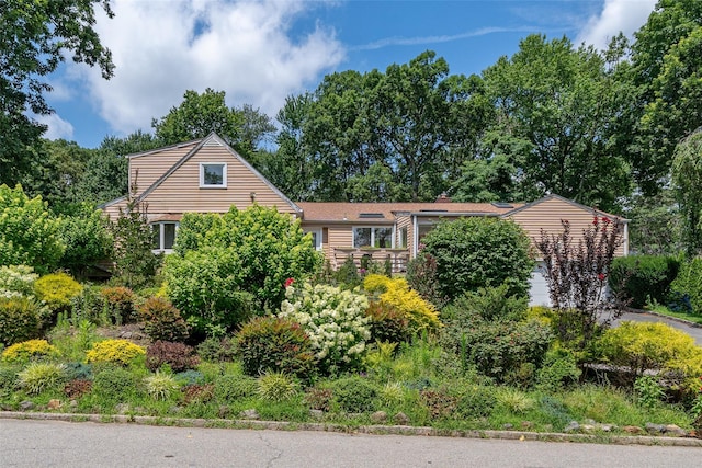 130 Wood Hollow Ln, New Rochelle, NY 10804 - photo 1