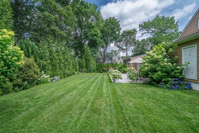 130 Wood Hollow Ln, New Rochelle, NY 10804 - photo 32
