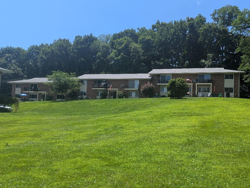 675RT6MAHOPACNY10451 Rte 6 Unit F 12, Mahopac, NY 10541 - photo 1