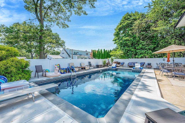 511 N Delaware Ave, Lindenhurst, NY 11757 - view of pool with a patio, a fenced backyard, and a diving board