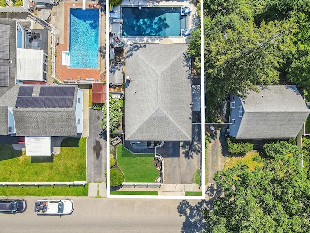 511 N Delaware Ave, Lindenhurst, NY 11757 - aerial overview of property's location with a pool area and property boundaries highlighted