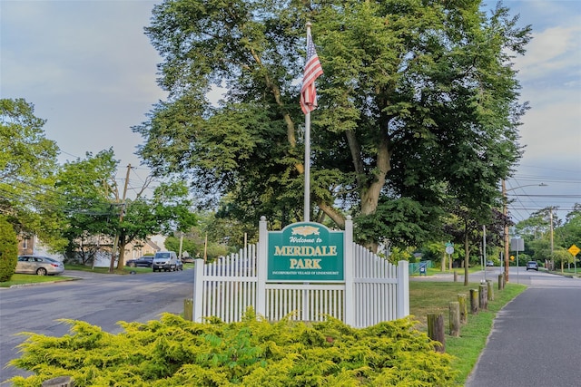 414 Pecan St, Lindenhurst, NY 11757 - view of community / neighborhood sign