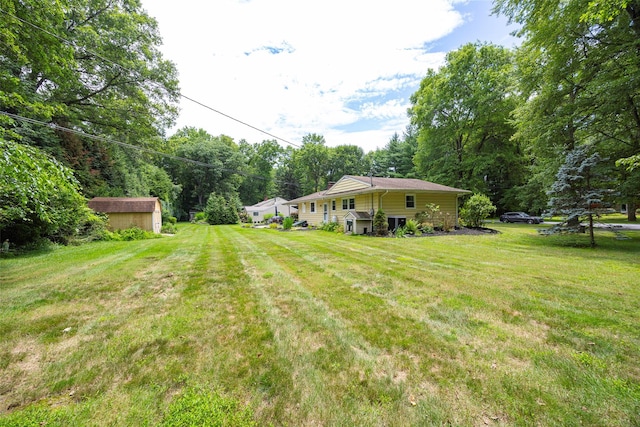 18 Alexander Blvd, Poughkeepsie, NY 12603 - view of grassy yard