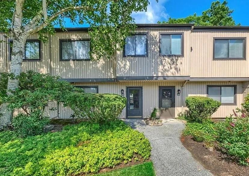 1807 Holly Walk, Poughkeepsie, NY 12603 - view of front of home