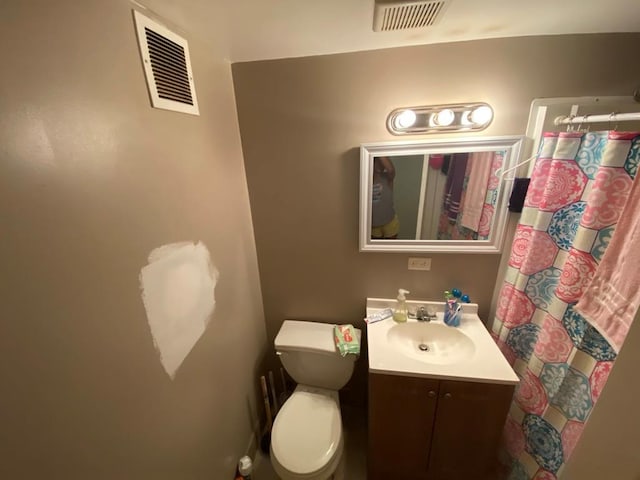 34 Columbus Ave Unit B20, Spring Valley, NY 10977 - full bathroom with vanity and a shower with curtain