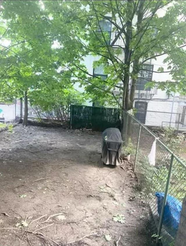 1047 Faile St Unit 1047A, Bronx, NY 10459 - view of yard