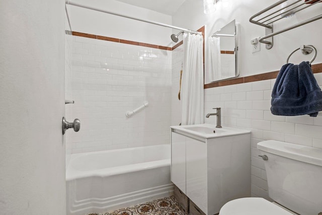 5500 Fieldston Rd Unit 5Cc, Bronx, NY 10471 - bathroom with tile walls, shower / tub combo with curtain, and vanity