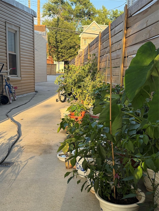 616 Port Richmond Ave, Staten Island, NY 10302 - view of patio
