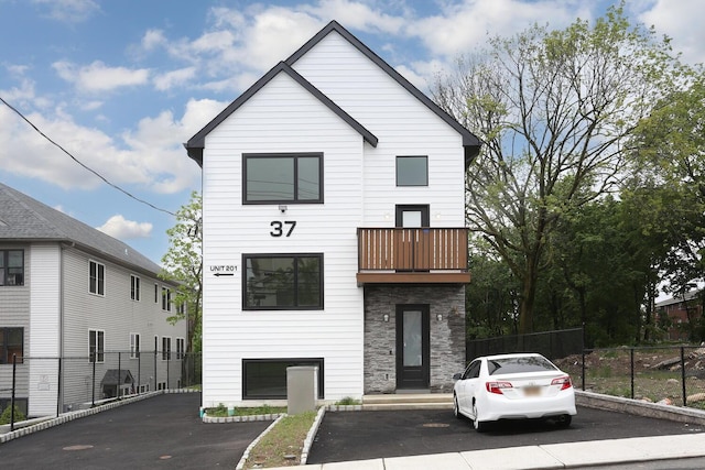 37 Ewing Ave Unit 201, Spring Valley, NY 10977 - photo 1