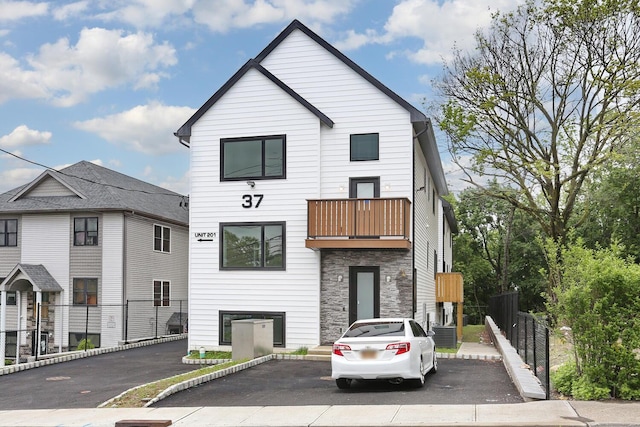 37 Ewing Ave Unit 201, Spring Valley, NY 10977 - photo 2
