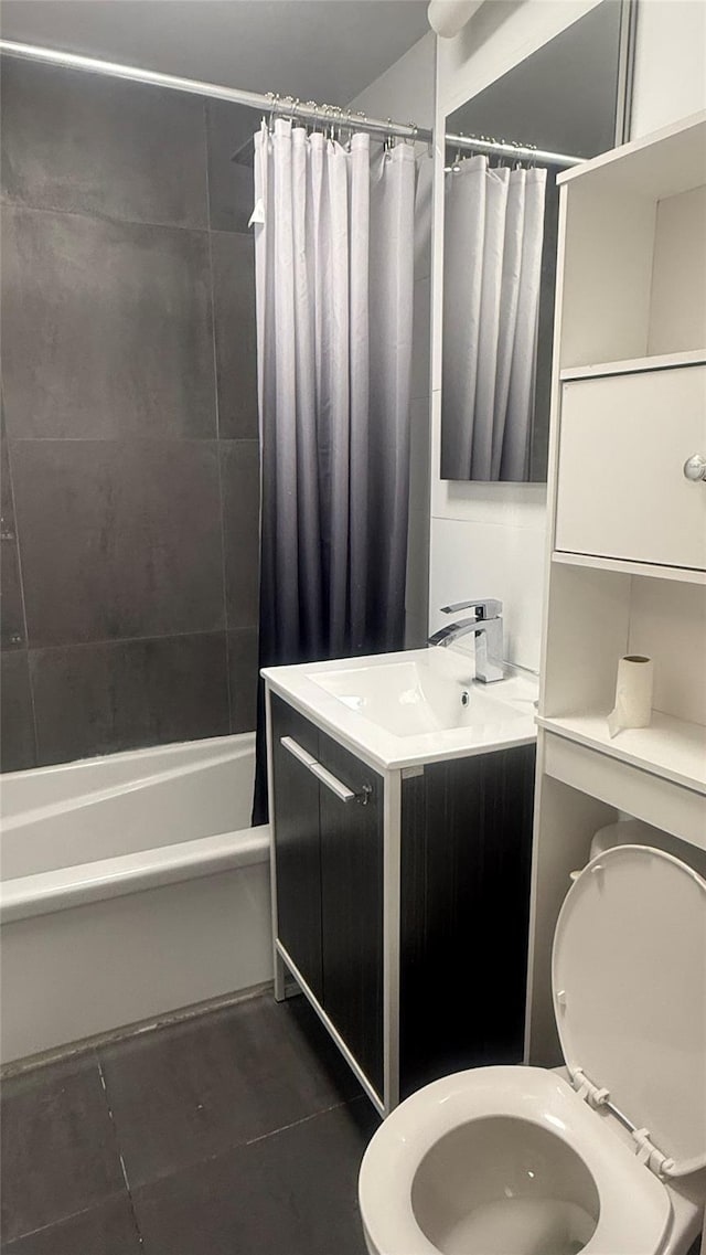 142-20 Franklin Ave Unit 3V, Flushing, NY 11355 - bathroom with tile patterned floors, vanity, and shower / tub combo with curtain