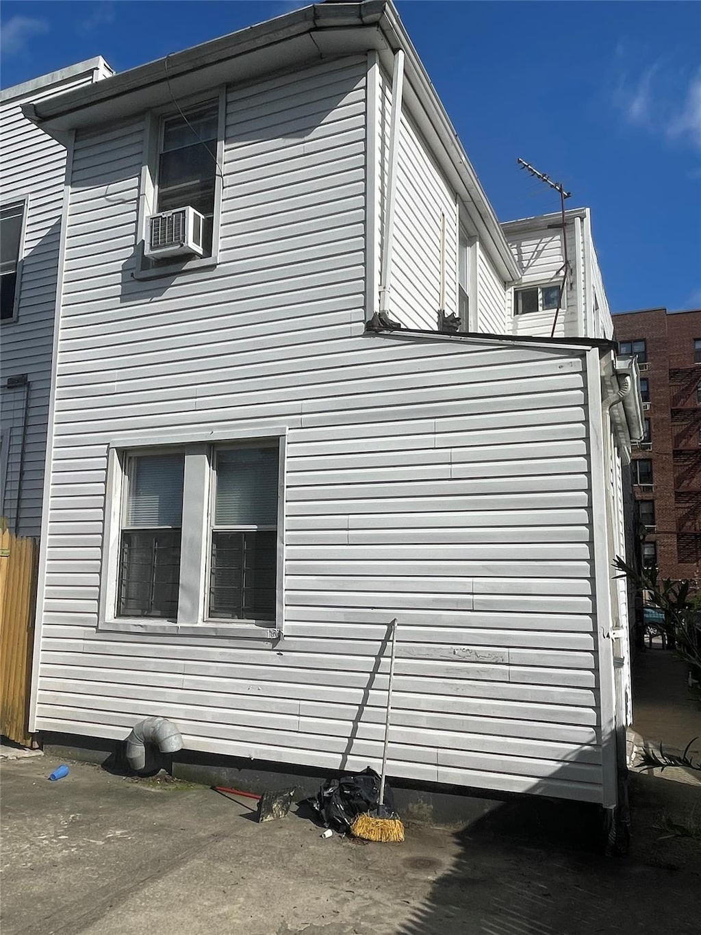 170-11 88th Ave, Jamaica, NY 11432 - photo 2