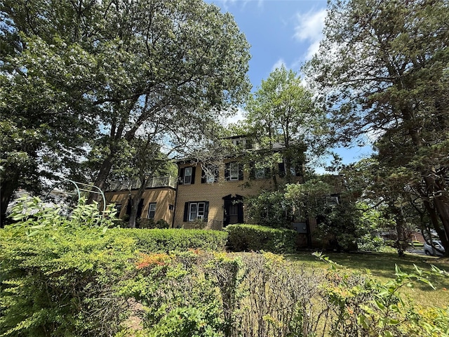 670 Hempstead Ave, West Hempstead, NY 11552 - view of front facade featuring brick siding