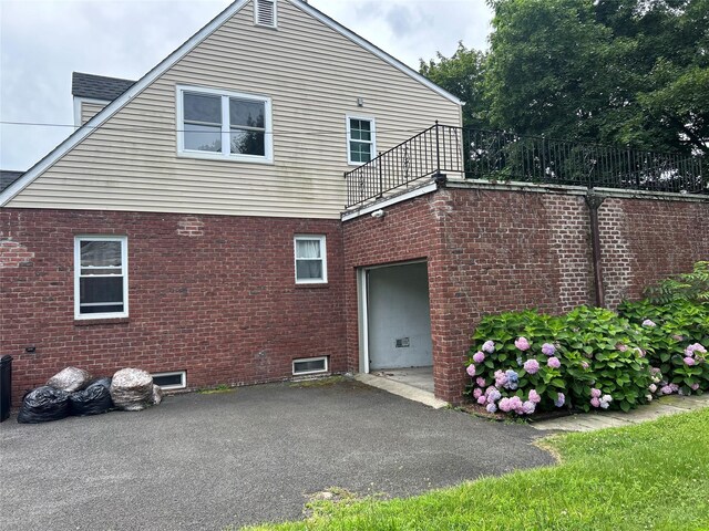 65 Valley Ave, Newburgh, NY 12550 - photo 3