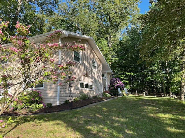 5 High St, Bedford Hills, NY 10507 - view of property exterior featuring a yard