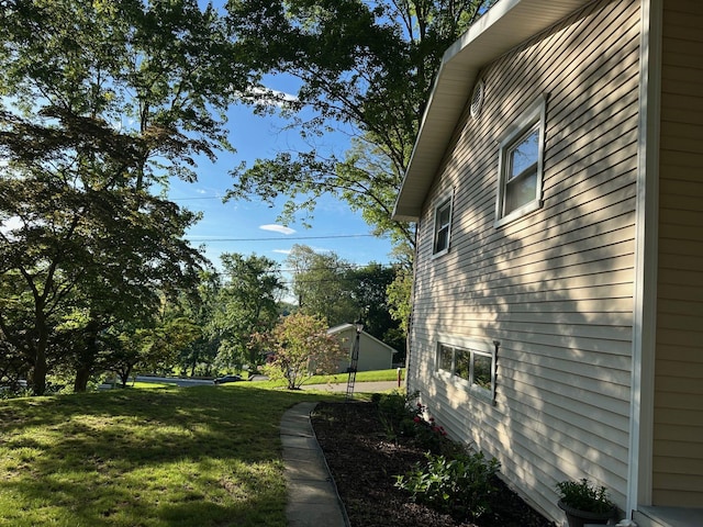 5 High St, Bedford Hills, NY 10507 - view of grassy yard