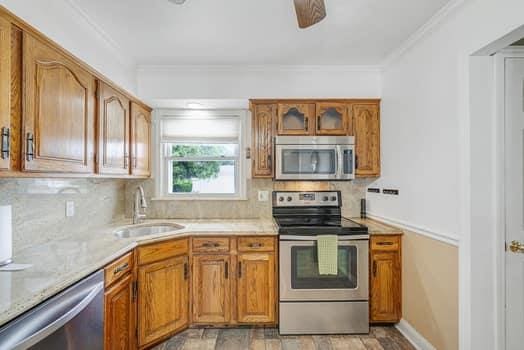 1063 Gridley St, Brentwood, NY 11706 - photo 9