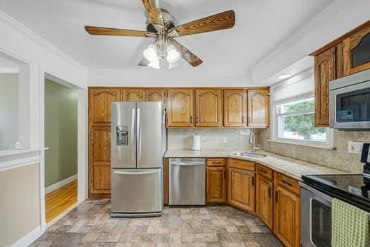 1063 Gridley St, Brentwood, NY 11706 - photo 10
