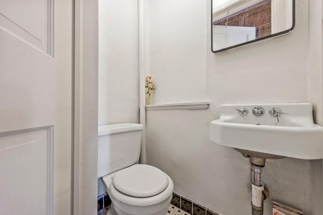 70-40 Utopia Pkwy, Fresh Meadows, NY 11365 - bathroom featuring toilet and a sink