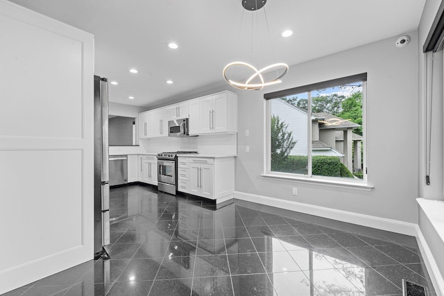 22 Stone Gate Ct Unit 22, Smithtown, NY 11787 - photo 4