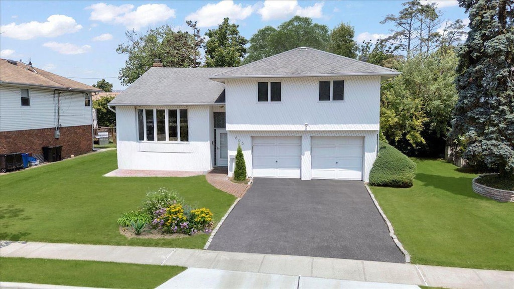 605 Prescott Pl, Valley Stream, NY 11581 - photo 1