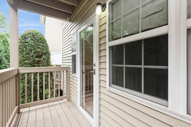 117 Willow Ln, Valley Stream, NY 11580 - view of deck