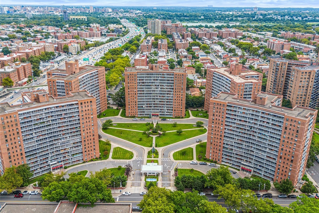 61-15 98th St Unit 15D, Rego Park, NY 11374 - view of urban area