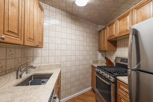 2 Bay Club Dr Unit 14R, Bayside, NY 11360 - photo 5