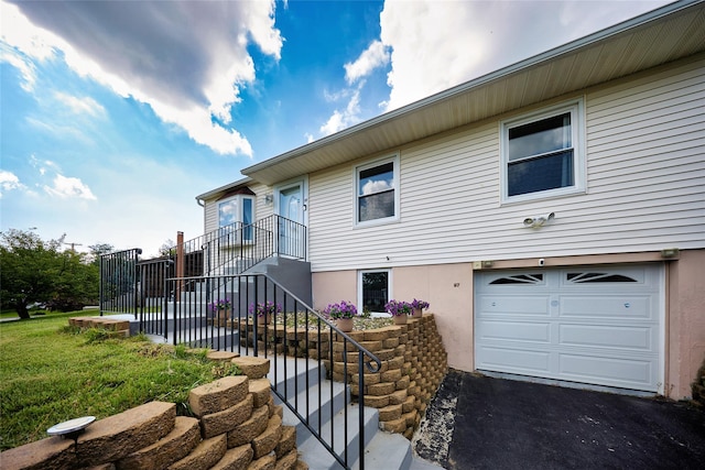 97 Riverview Dr, Fishkill, NY 12524 - photo 2