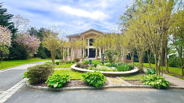 527 Manhasset Woods Rd, Manhasset, NY 11030 - photo 2