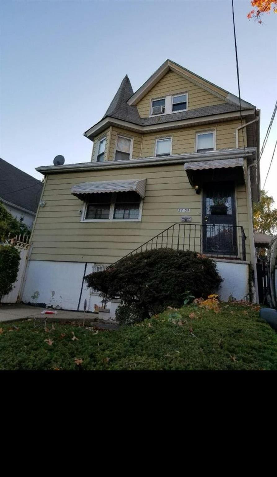 2734 Butler St, Flushing, NY 11369 - photo 3