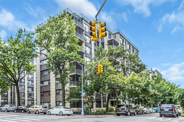 98-50 63rd Dr Unit 5F, Rego Park, NY 11374 - photo 1