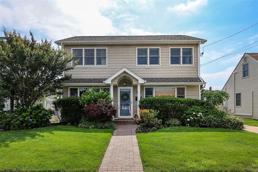175 Division Ave, Massapequa, NY 11758 - photo 1