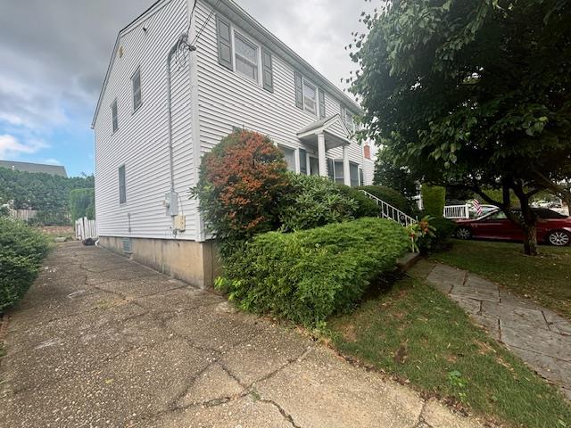 89 Hampton Ave, Albertson, NY 11507 - view of side of home