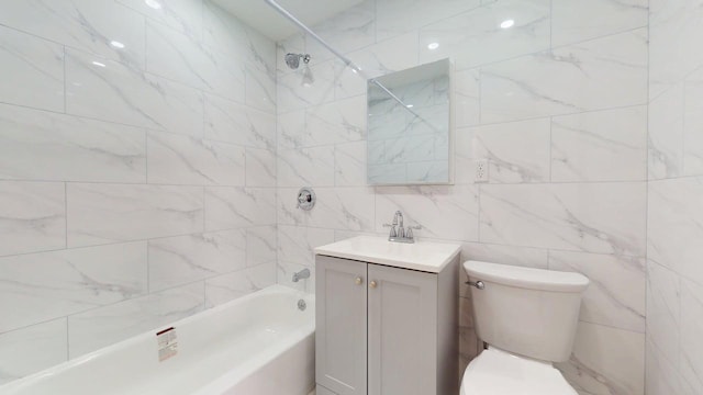 66-15 Thornton Pl Unit 6S, Rego Park, NY 11374 - full bath featuring vanity and bathing tub / shower combination