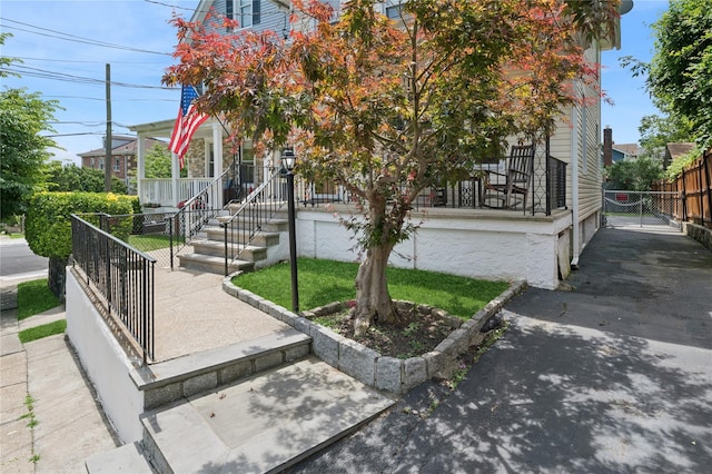 8 Churchill Ave, Yonkers, NY 10704 - photo 3