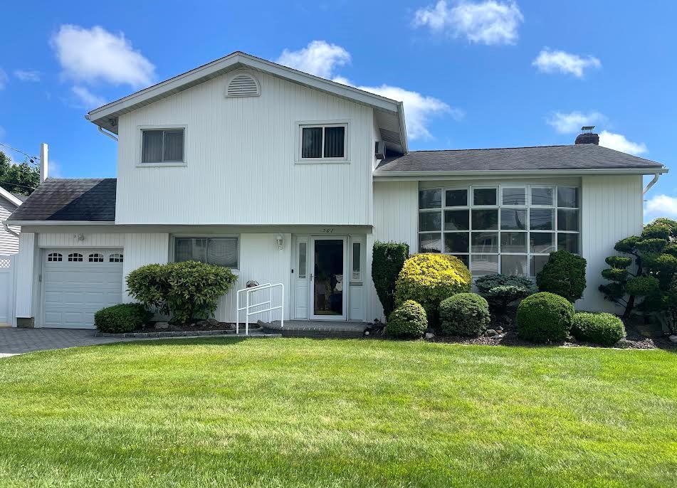 302 Balchen St, Massapequa Park, NY 11762 - photo 1