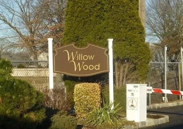 46 Balsam Ct Unit 46, Wantagh, NY 11793 - photo 1