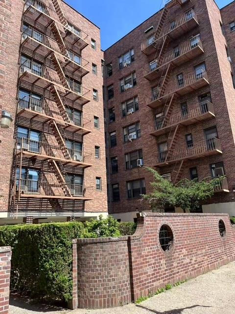 136-30 Sanford Ave Unit 5L, Flushing, NY 11355 - photo 1