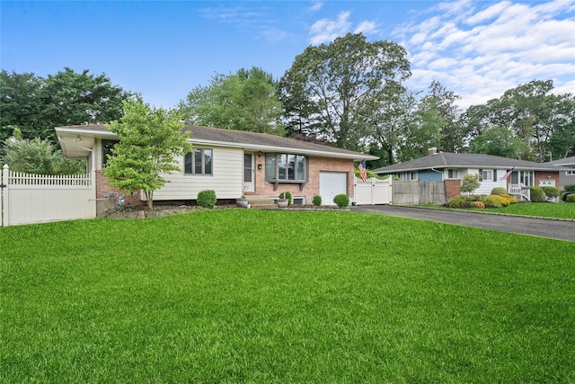 12 Donna Ln, Commack, NY 11725 - photo 3