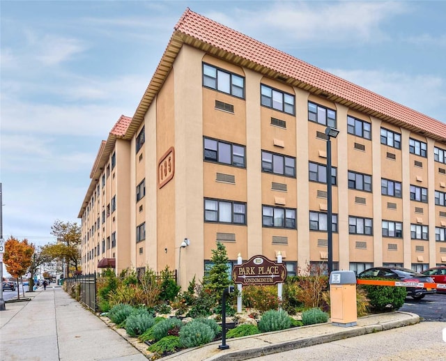 185 W Park Ave Unit 302, Long Beach, NY 11561 - photo 2