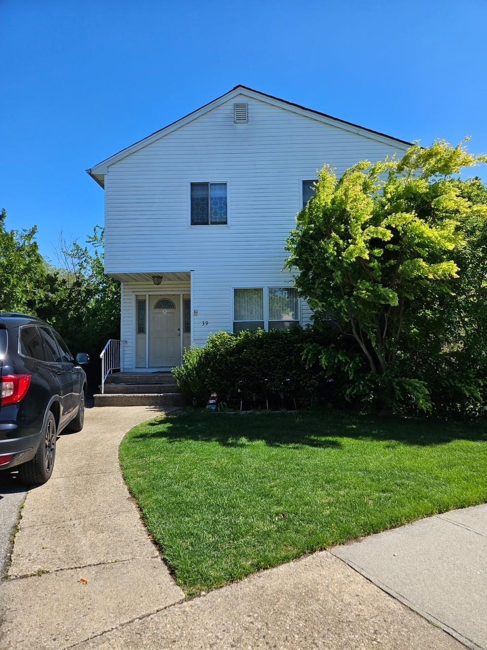 39 Smith Pl, Williston Park, NY 11596 - photo 1