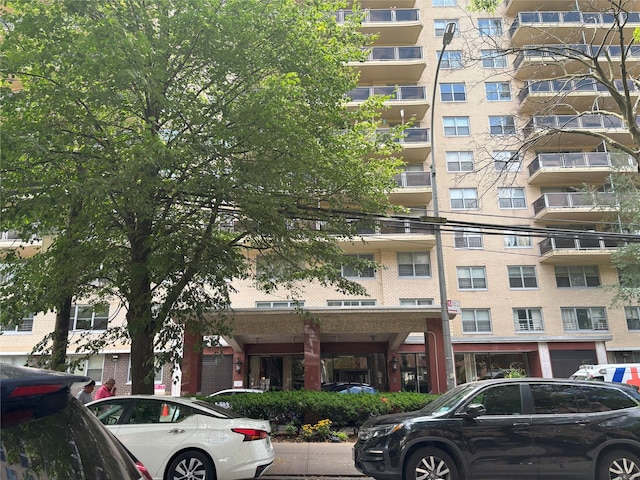 175-20 Wexford Ter Unit 4K, Jamaica Estates, NY 11432 - photo 2