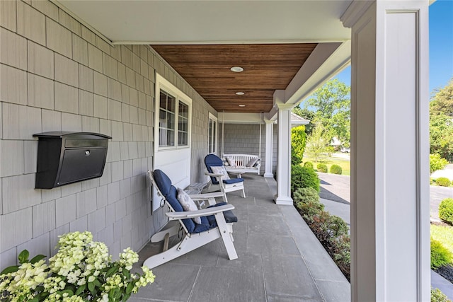 12 Overhill Ln, Roslyn, NY 11576 - photo 7