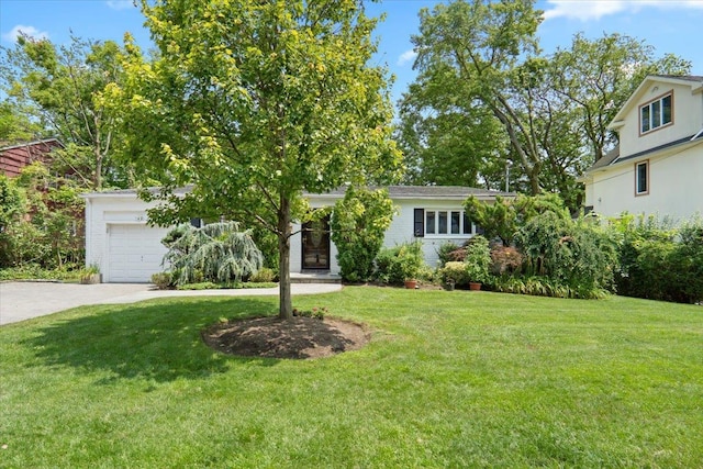 9 Devonshire Ln, Great Neck, NY 11023 - photo 1