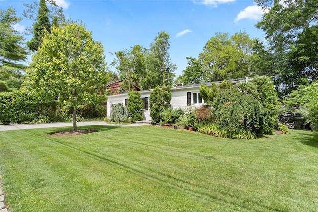 9 Devonshire Ln, Great Neck, NY 11023 - photo 2