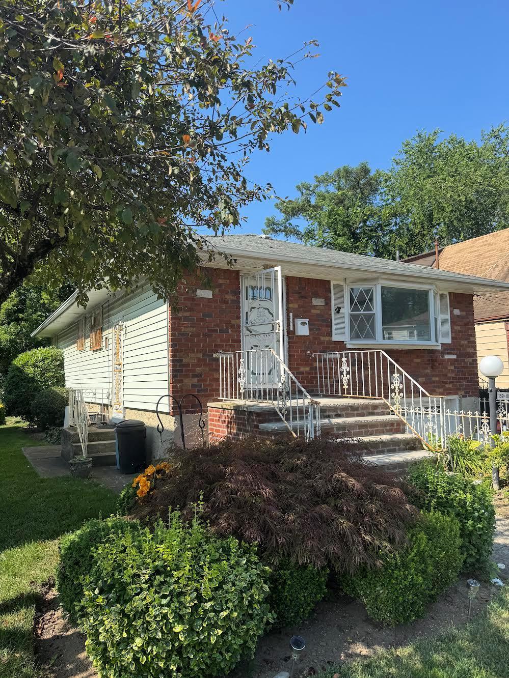 18918 Tioga Dr, Jamaica, NY 11412 - photo 1