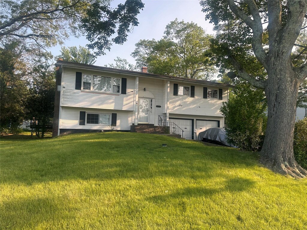 122 Sheridan St, Brentwood, NY 11717 - photo 1